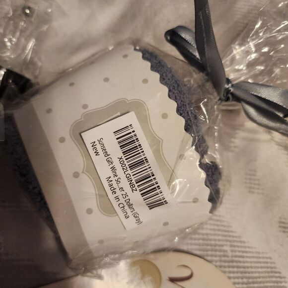 Wine Accessory Kit. Pens, 5 stoppers, towel. NEW. Perfect gift or accessory!‎ - Picture 2 of 7